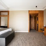 Select Hill Hotel Linze