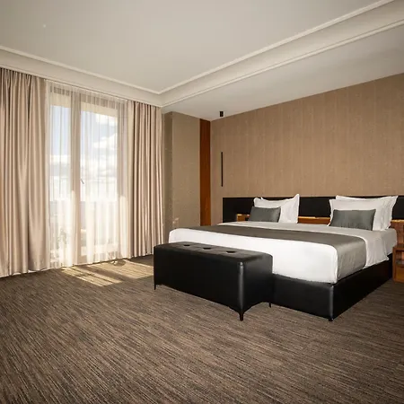 Select Hill Hotel