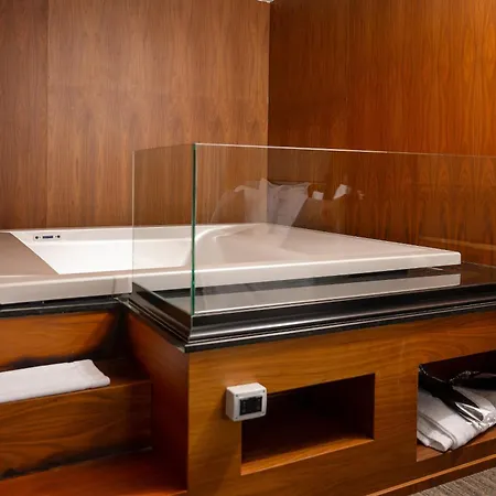 Hotel Select Hill 3*