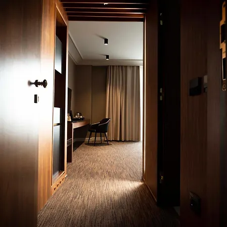 Hotel Select Hill 3*