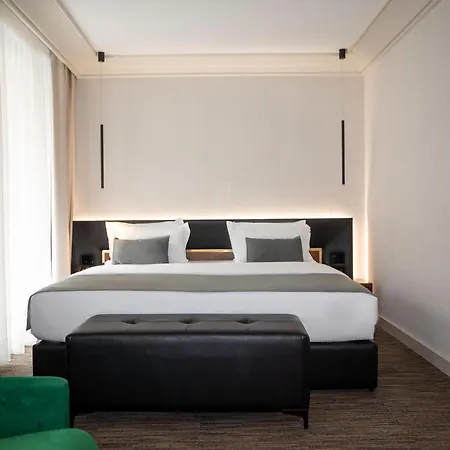 Select Hill Hotel 3*