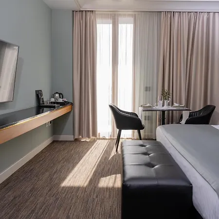 Select Hill Hotel