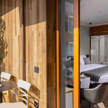 Select Hill Hotel 3*
