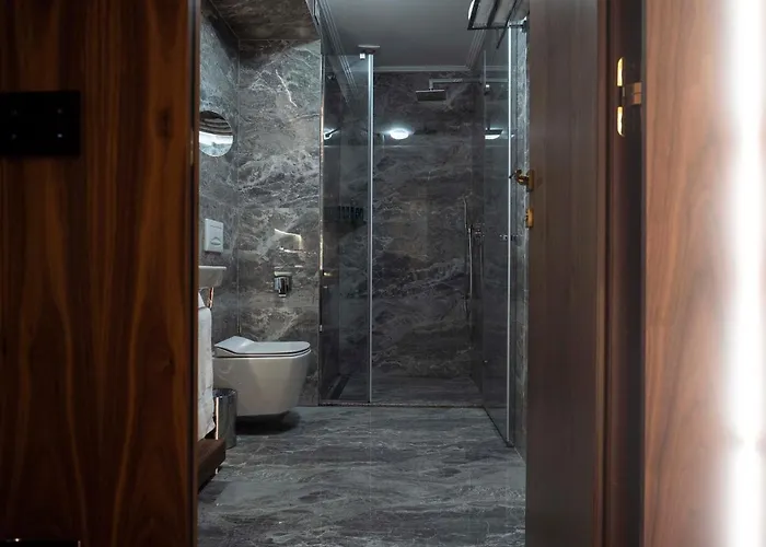 Select Hill 4* Linze