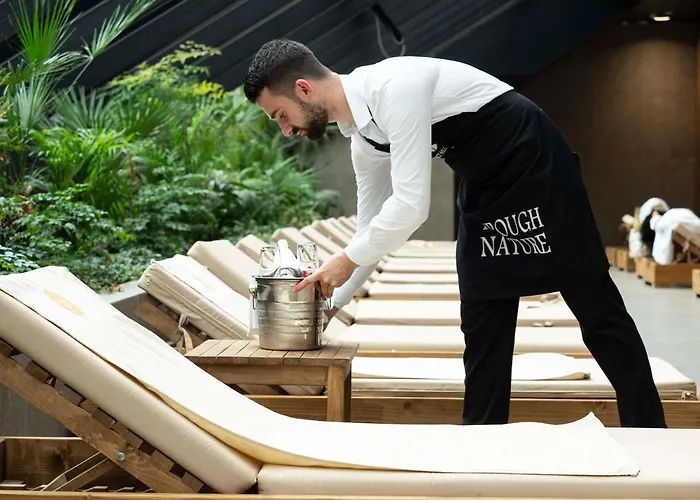 Select Hill Hotel Linze