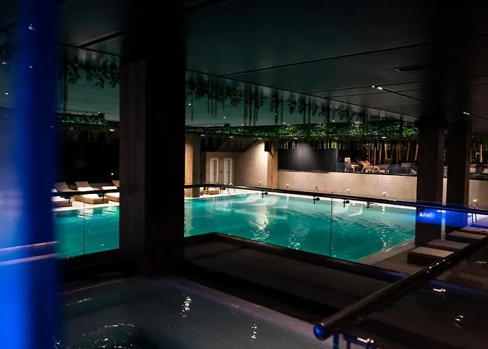 Select Hill Hotel 4*