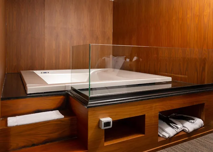 Hotel Select Hill 4*