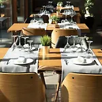 Select Hill Hotel Linze