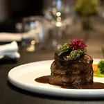 Select Hill Hotel 4*