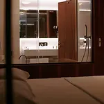 Select Hill Hotel