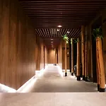 Select Hill Hotel 4*