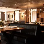 Select Hill Hotel Linze