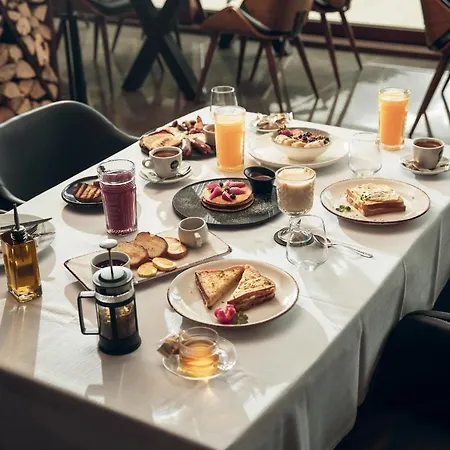 Select Hill Hotel 4*