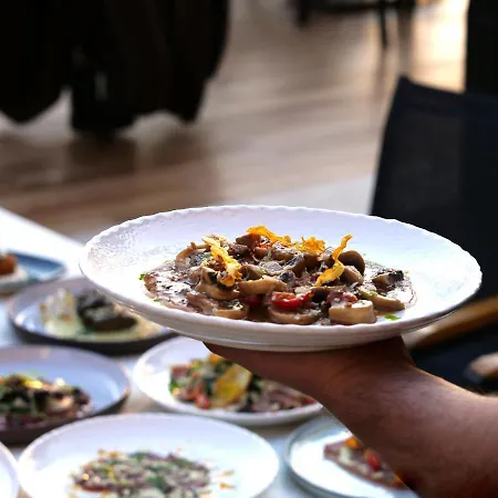 Select Hill Hotel 4*