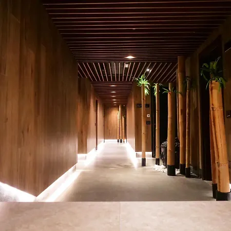 Select Hill Otel 3*