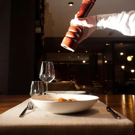 Select Hill Hotel 4*