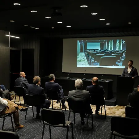 Hotel Select Hill 4*