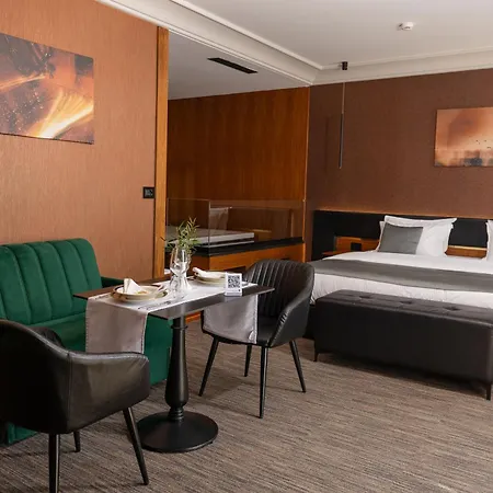 Select Hill Hotel Linze