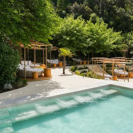 Select Hill Hotel 4*