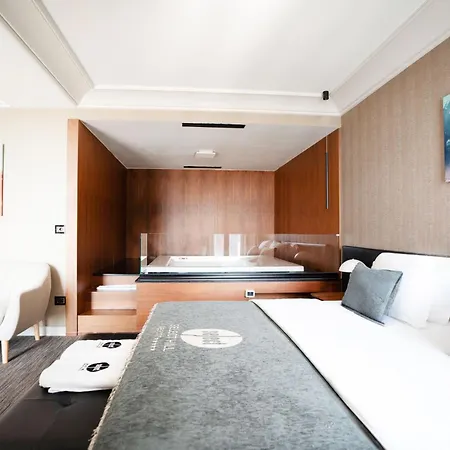 Select Hill Hotel