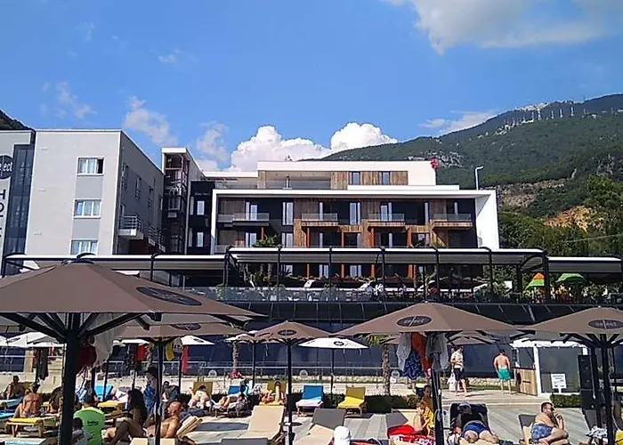 Select Hill Hotel Linze