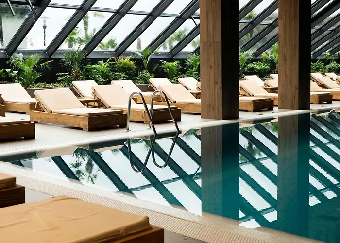 Select Hill Hotel 4*