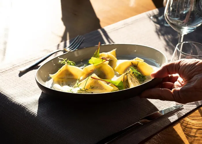 Select Hill 4* Linze