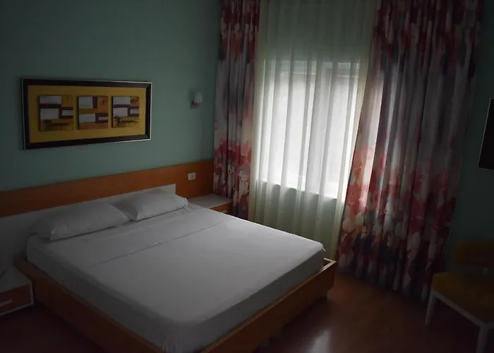 Select Hill Hotel 4*